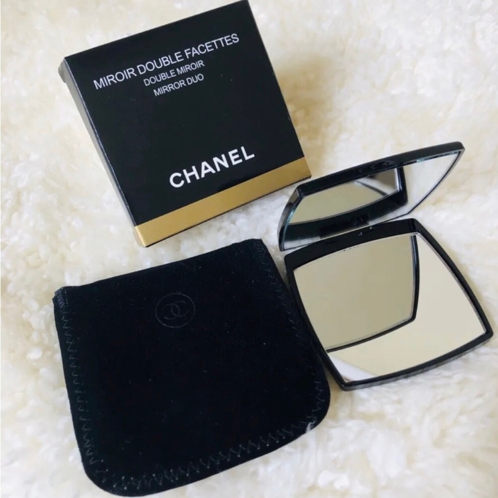 Authentic CHANEL Black Compact Double Mirror - Picture 4 of 4